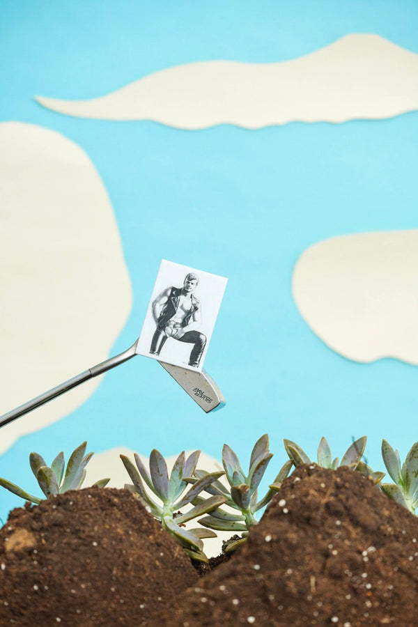 TOM OF FINLAND THE DARKROOM EXHIBITION HARD MAGNET (Gavin)