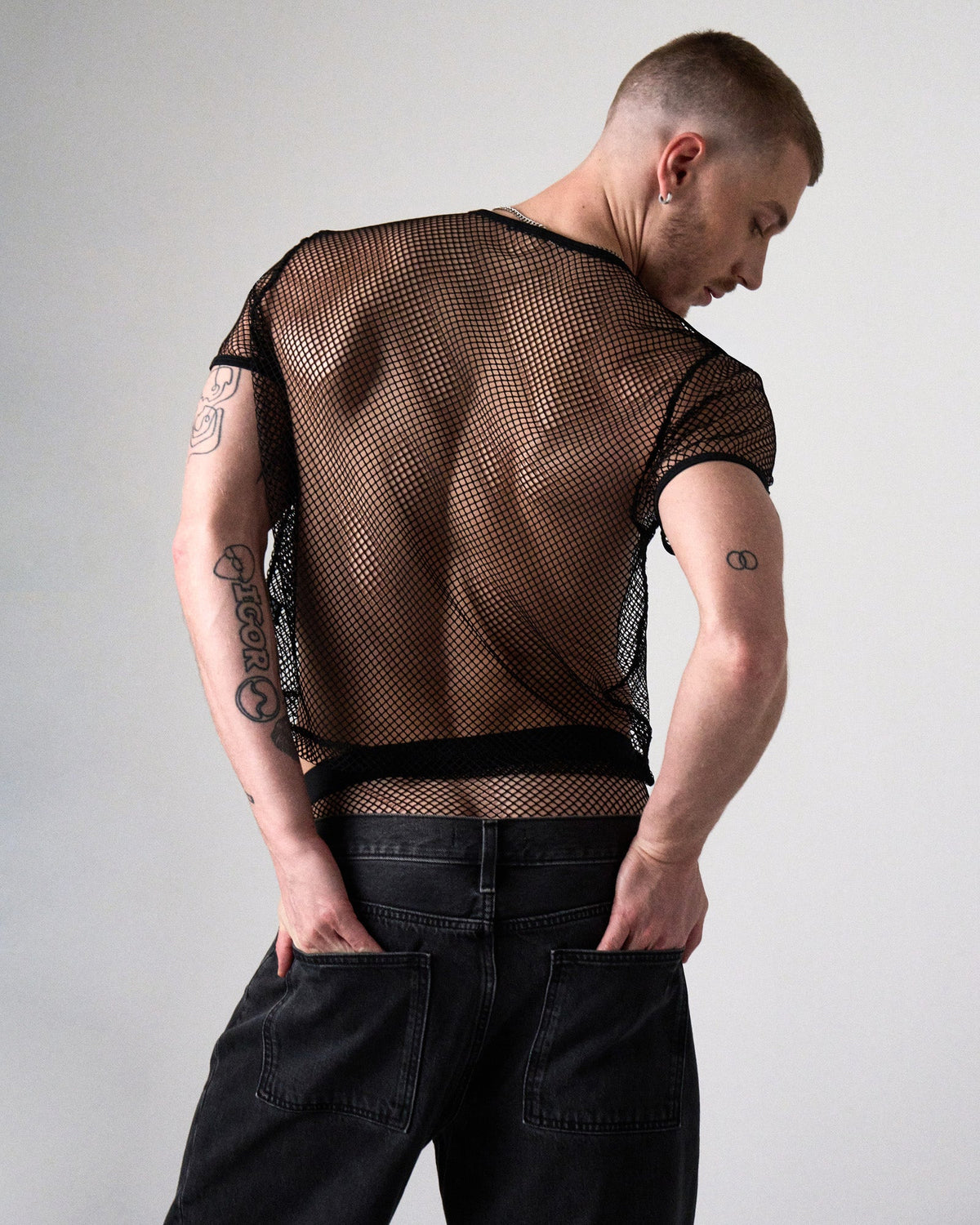 TEAMM8 Edge Net Cropped Tee Jet