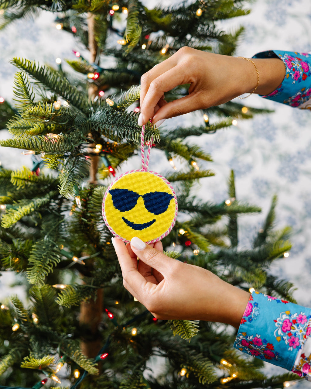 Needlepoint Icon Ornament - Cool Sunglass