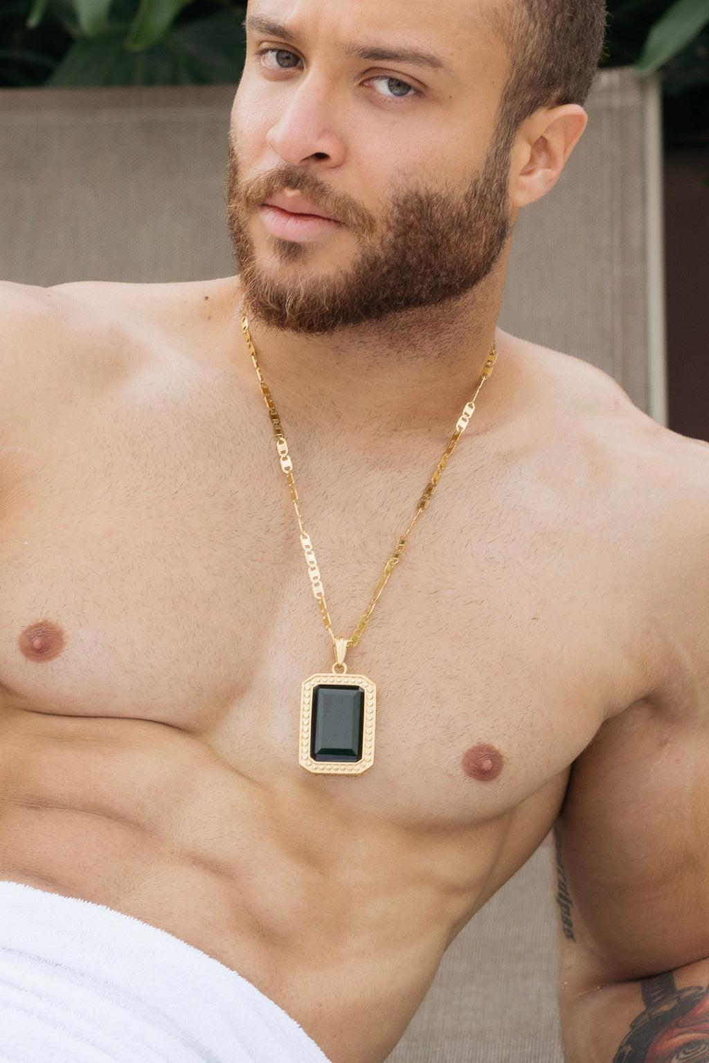 Grand Emerald Pendant Chain