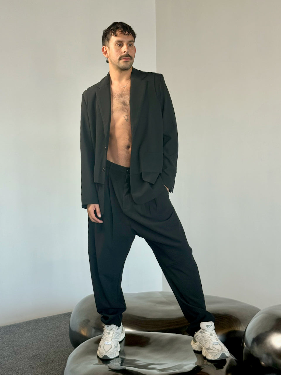 ANTS BLAZER BLACK  by Henrik Vibskov