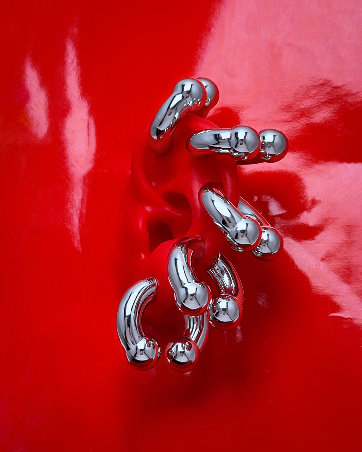 KISKA LAB PRINCE ALBERT PLATINUM EARRING
