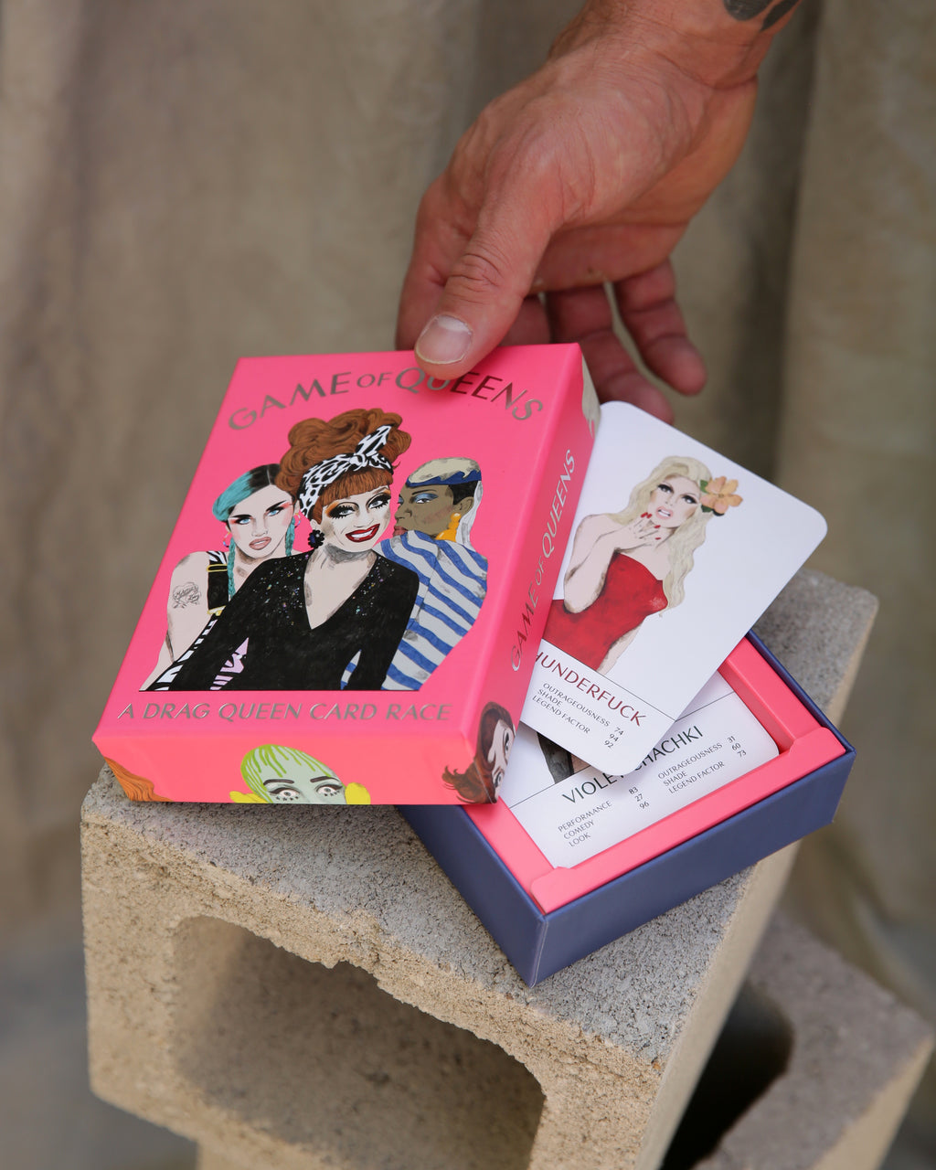 Game of Queens : A Drag Queen Card Race