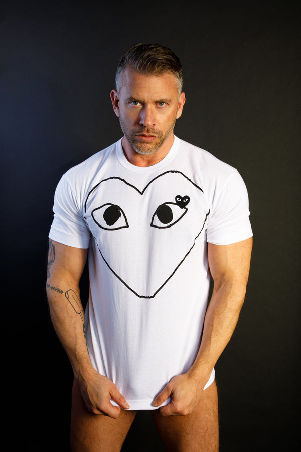 COMME des GARÇONS PLAY BLACK HEART ON WHITE TEE W. PATCH