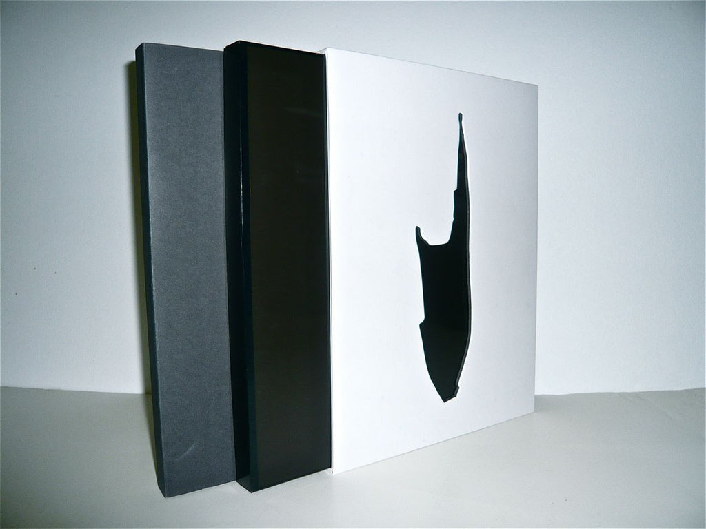 Robert Knoke: Black Material