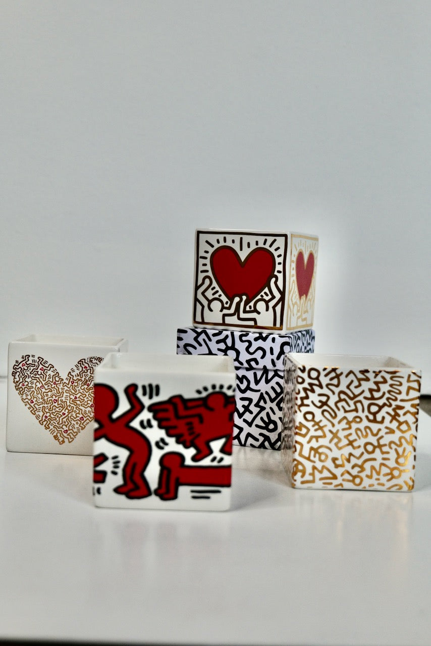 KEITH HARING "RED ON WHITE" SQUARE PERFUMED CANDLE