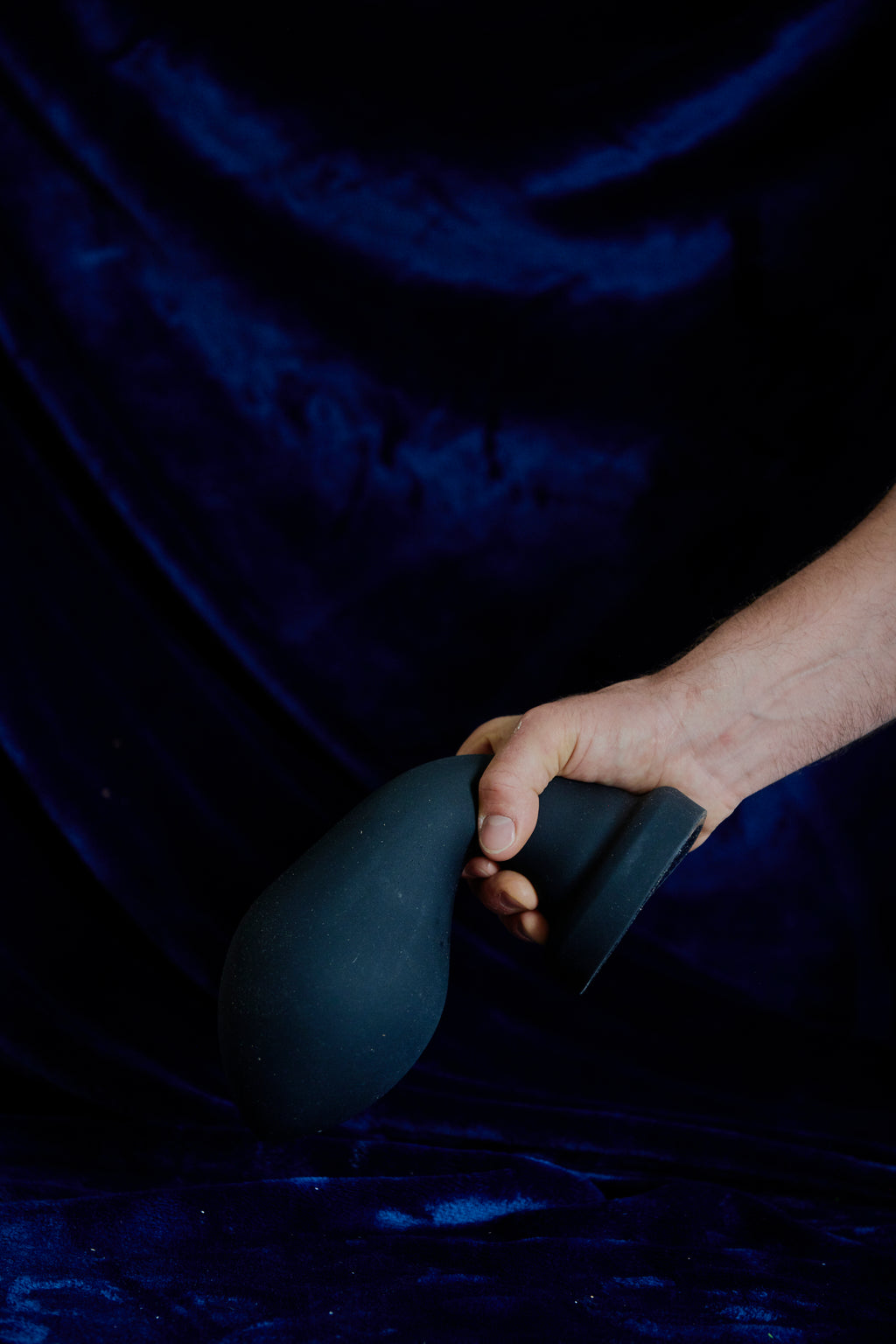 H-bomb plug by tantus - bishop black CULTUREEDIT H-bomb plug by tantus - bishop black CULTUREEDIT